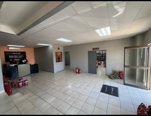 1,093M² WAREHOUSE TO LET IN STRIJDOMPARK